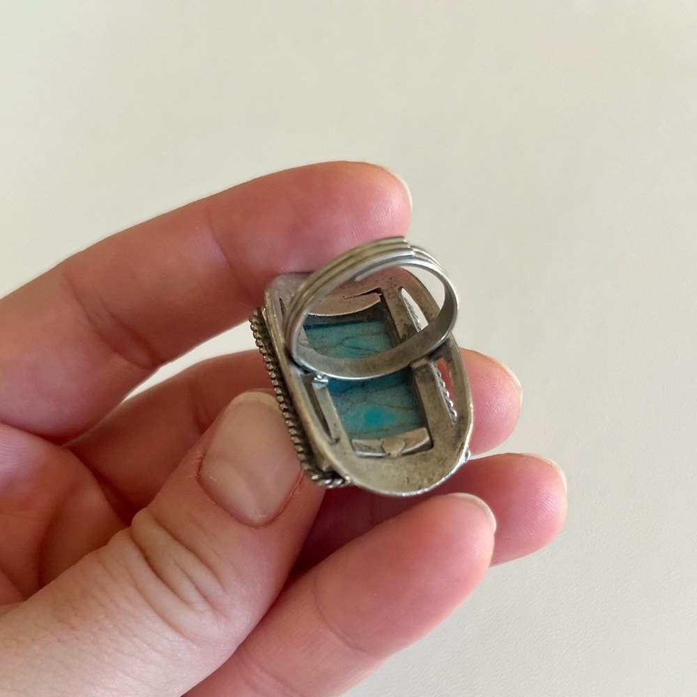 Turquoise stone statement ring - Picture 2 of 6